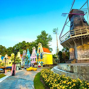 Brookside Valley Resort Rayong Exterior photo
