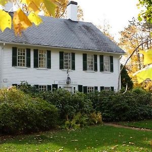 Hotel Fletcher Tavern Bed & Breakfast à Westford Exterior photo