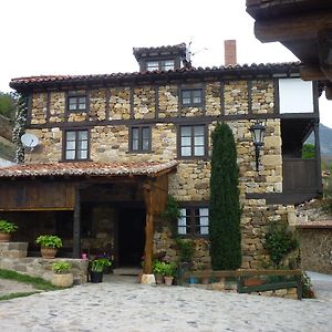 Hotel Posada Torcaz à Cahecho Exterior photo