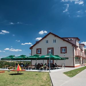 Hotel Penzion U Vyra à Vyrovice Exterior photo