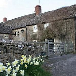 Hotel The Hare And Hounds à Chedworth Exterior photo