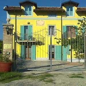 Bed and Breakfast La Terrazza Del Barbaresco à Neviglie Exterior photo