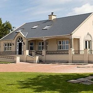 Causeway Lodge Bushmills Exterior photo