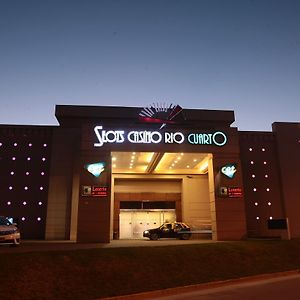Howard Johnson Rio Cuarto Hotel Y Casino Exterior photo