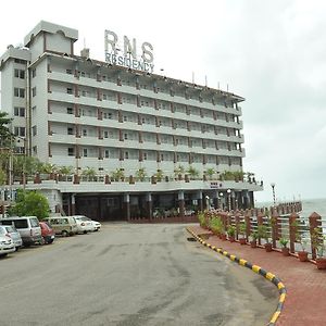 Hotel Rns Residency Sea View à Māvalli Exterior photo