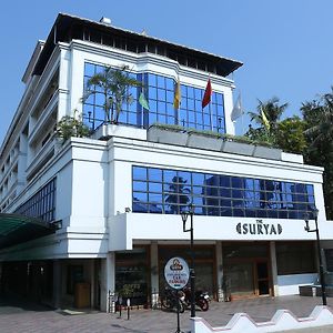 Hôtel The Surya, Cochin à Angamaly Exterior photo