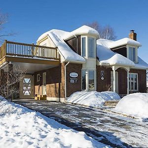 Villa 271 - La Victorienne - Les Immeubles Charlevoix à Baie-Saint-Paul Exterior photo