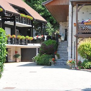 Auberge Du Roselet Duingt Exterior photo