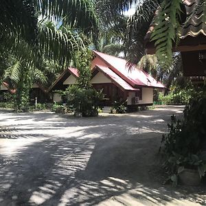 Nampueng Resort Chumpon Exterior photo