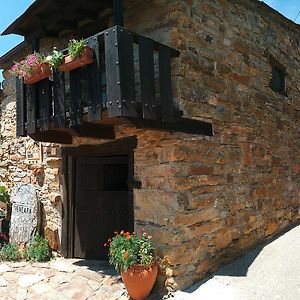 Hotel Veniata à San Pedro de las Herrerías Exterior photo