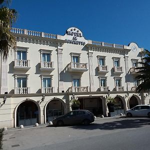 Hotel Al Boschetto à Castel Volturno Exterior photo