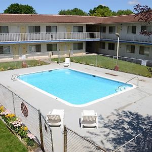 Capitol Inn & Suites Pierre Exterior photo