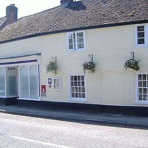 Hotel The Resting Post à Warminster Exterior photo