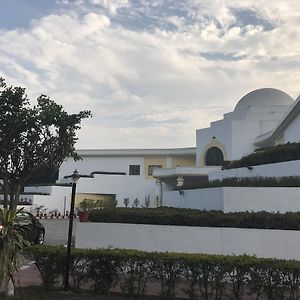 Hotel The Royal Residency à Kushinagar Exterior photo