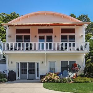 Villa Lay By The Bay à Saugatuck Exterior photo