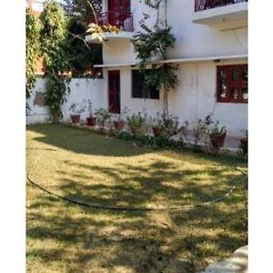 Falcon guest house Bharatpur Exterior photo