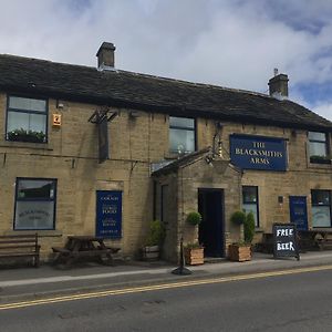 Hotel The Blacksmiths Arms à Penistone Exterior photo