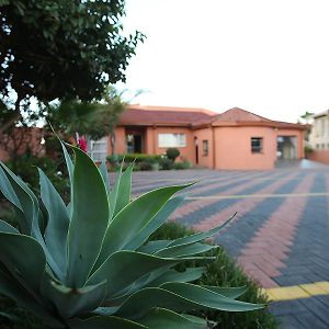 Bed and Breakfast Legae La Tshepo à Mogwase Exterior photo