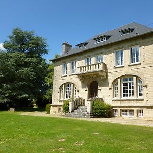 Bed and Breakfast La chambre au Château à Pernant Exterior photo