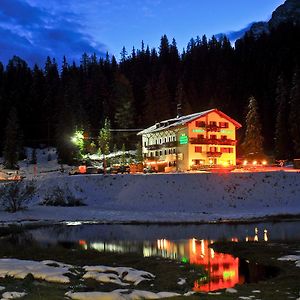 Hotel Miralago Misurina Exterior photo