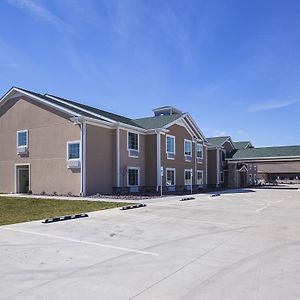 Cobblestone Inn&Suites - Altamont Exterior photo