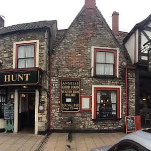 Hotel The Beaufort Hunt à Chipping Sodbury Exterior photo