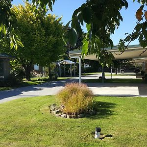 Catlins Area Motel Owaka Exterior photo