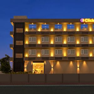 Click Hotel Bhuj Exterior photo