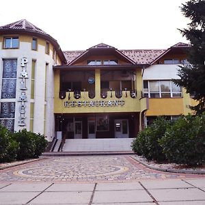 Golden Palace Dubove Exterior photo