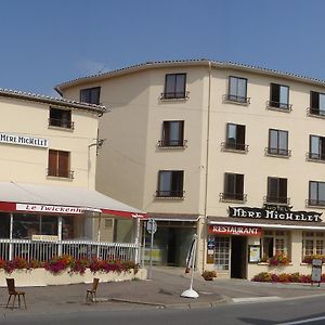 Hotel De La Mere Michelet Confolens Exterior photo