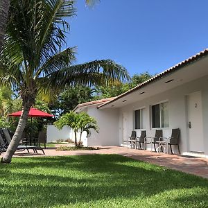 Elizabeth House Inn Deerfield Beach Exterior photo