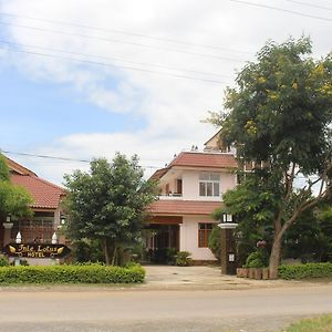 Inle Lotus Hotel Nyaung Shwe Exterior photo