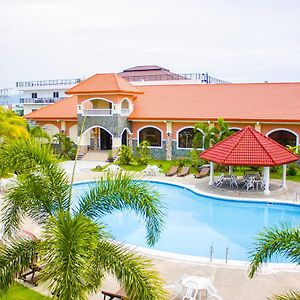 Vista Marina Hotel & Resort Olongapo Exterior photo