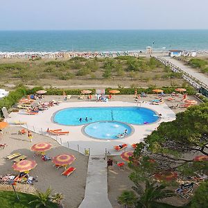 Hotel Bertha Fronte Mare Jesolo Exterior photo