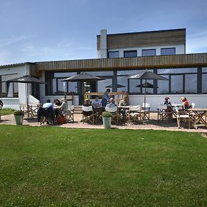 Hotel L'Aerodrome De La Baie De Somme à Buigny-Saint-Maclou Exterior photo