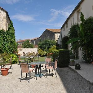 Hôtel du Donjon Aulnay  Exterior photo