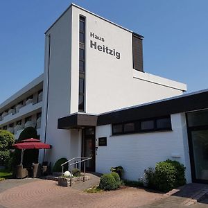 Hotel Pension Haus Heitzig à Lippstadt Exterior photo