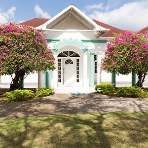 Diamond Villas And Suites Montego Bay Exterior photo