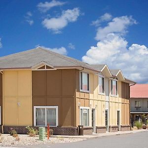 Motel Super 8 By Wyndham Denver Central Exterior photo