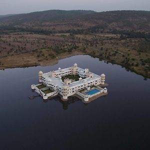 Hotel Juesta Lake Nahargarh Palace, Chittorgarh à Pārsoli Exterior photo