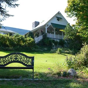 Hotel Auberge Marie Blanc à Notre-Dame-du-Lac Exterior photo