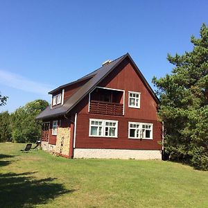 Villa Maasi Puhkemaja à Orissaare Exterior photo