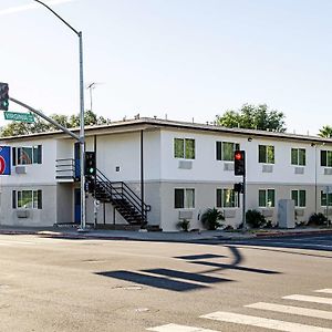 Motel 6-Modesto, Ca - Downtown Exterior photo