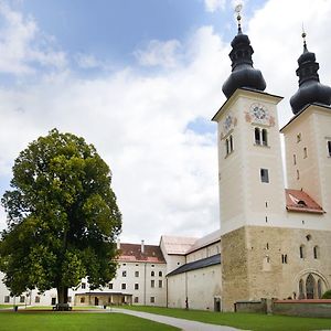 Jufa Hotel Stift Gurk Exterior photo