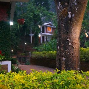 Hotel Falling Waters à Munnar Exterior photo