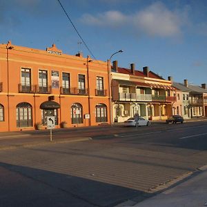 Hotel Mandelsons Of Goulburn Exterior photo