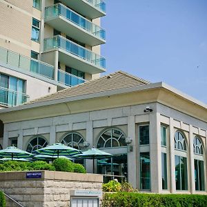 The Waterside Inn Mississauga Exterior photo