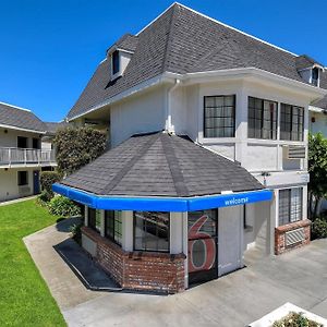 Motel 6-Carlsbad, Ca - Village Exterior photo