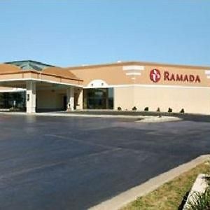 Hotel Ramada Moline à East Moline Exterior photo