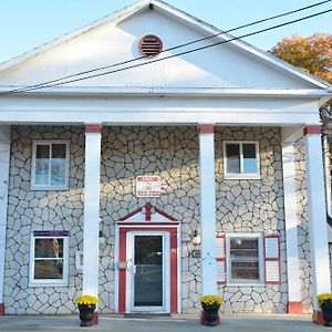 Redfox Motel Foxborough Exterior photo